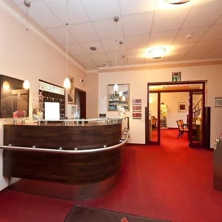 Hotel Polo Am Zob-2